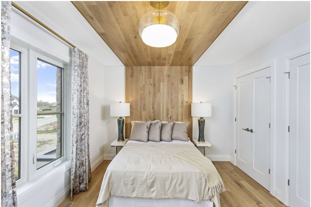 Mercier White Oak Naked installed on floor, walls and ceiling An Image